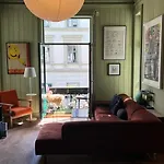Elegant & Quiet Apartment In Historic House - Prime Location In Oslo West