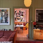 Elegant & Quiet Apartment In Historic House - Prime Location In Oslo West